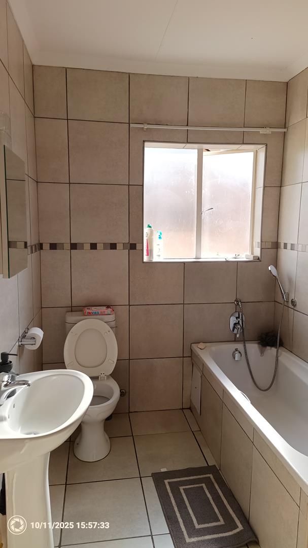To Let 3 Bedroom Property for Rent in Waterval East North West